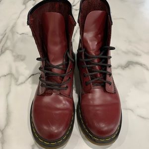 Doc Martins unisex lace up boots
